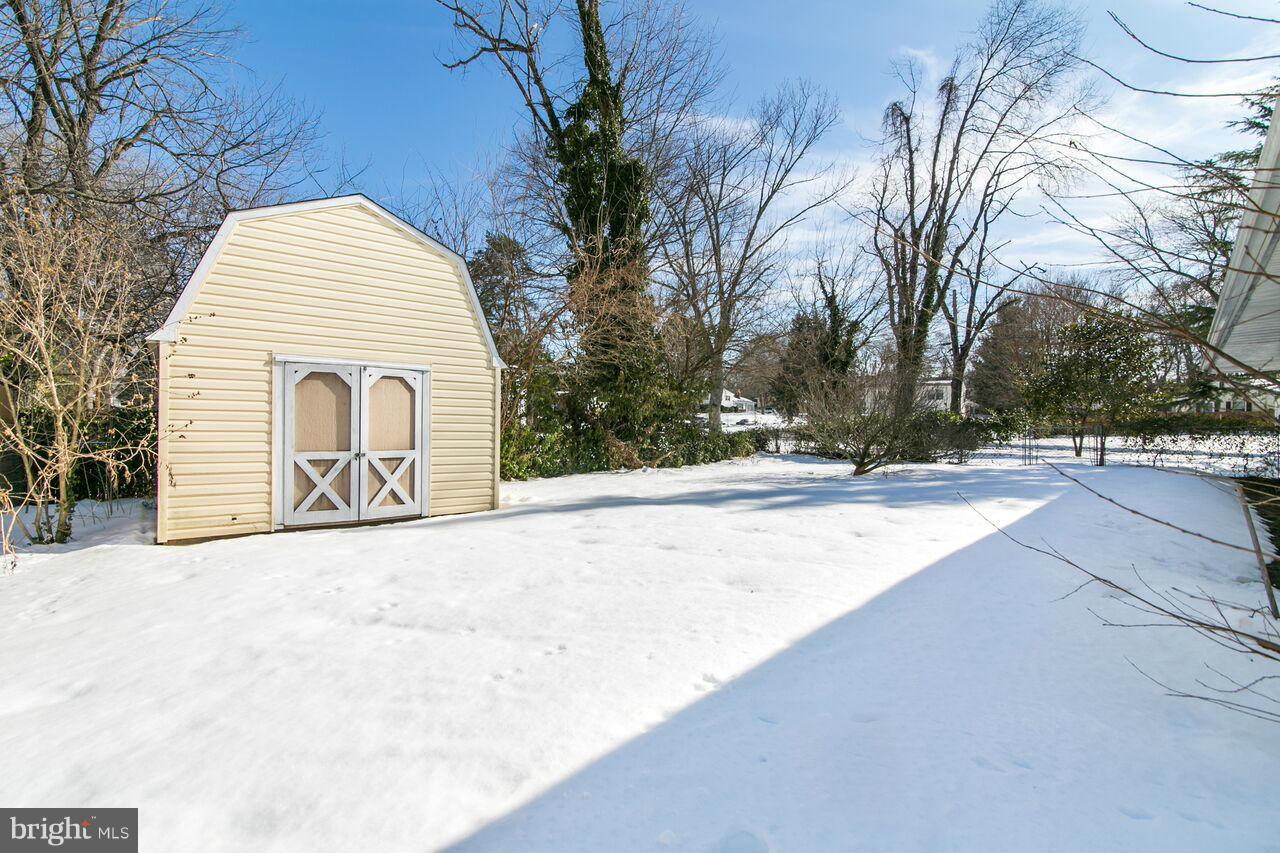 8111 Russell Road Alexandria, VA 22309 - Photo 14 of 18 Exterior (Rear)