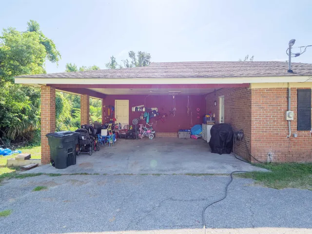 $215,000 | 249 Northeast Bevan Loop, Madison, FL 32340