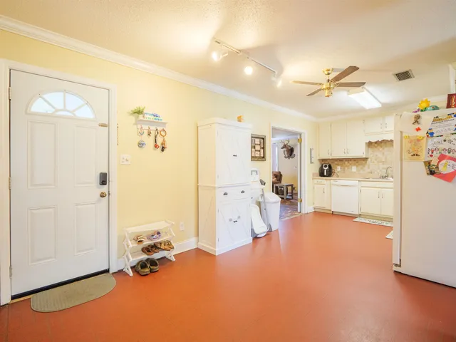 $215,000 | 249 Northeast Bevan Loop, Madison, FL 32340