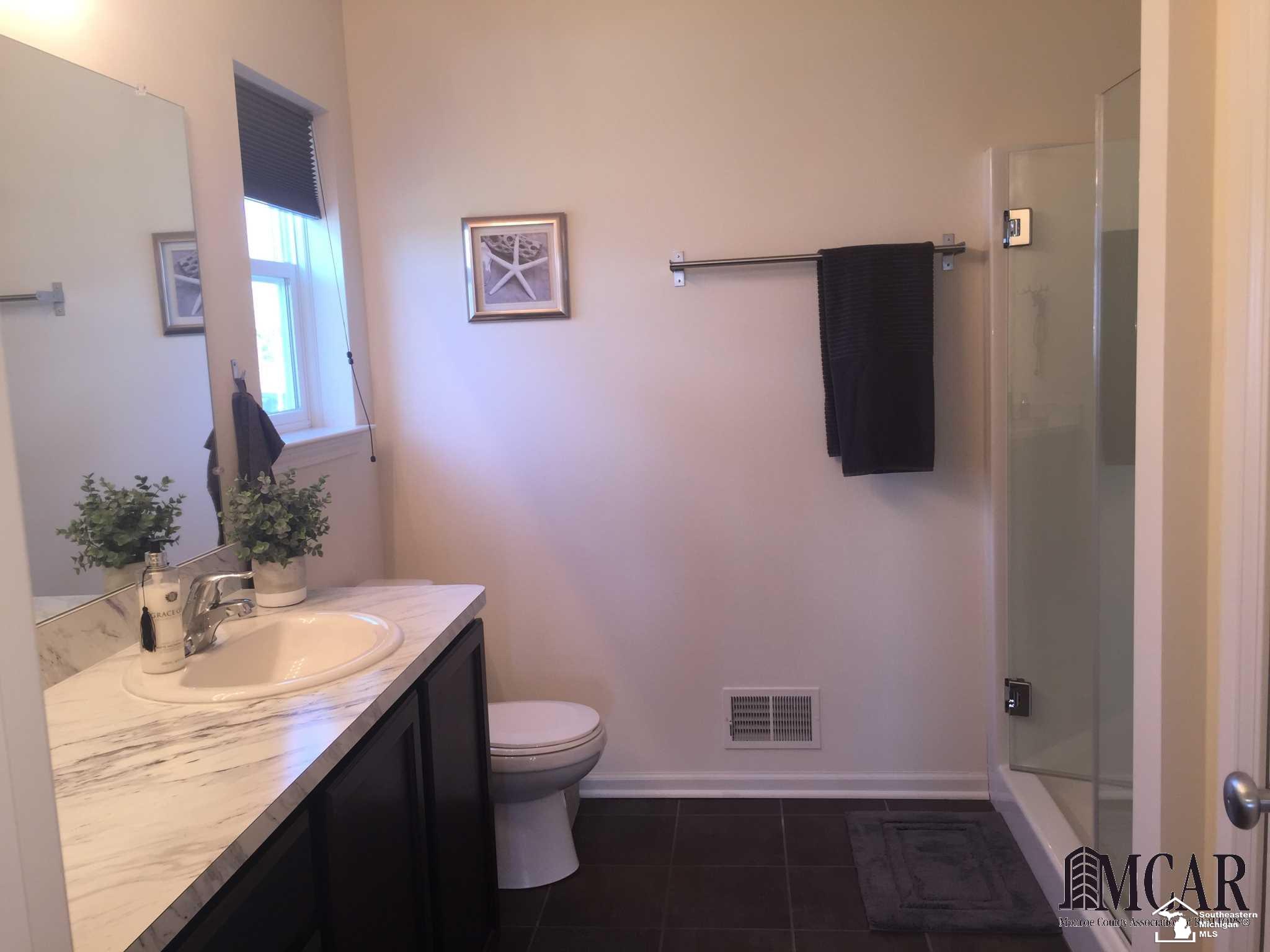 9385 Maple Ridge Drive Newport, MI 48166 - Photo 24 of 40 21440957-24.JPG