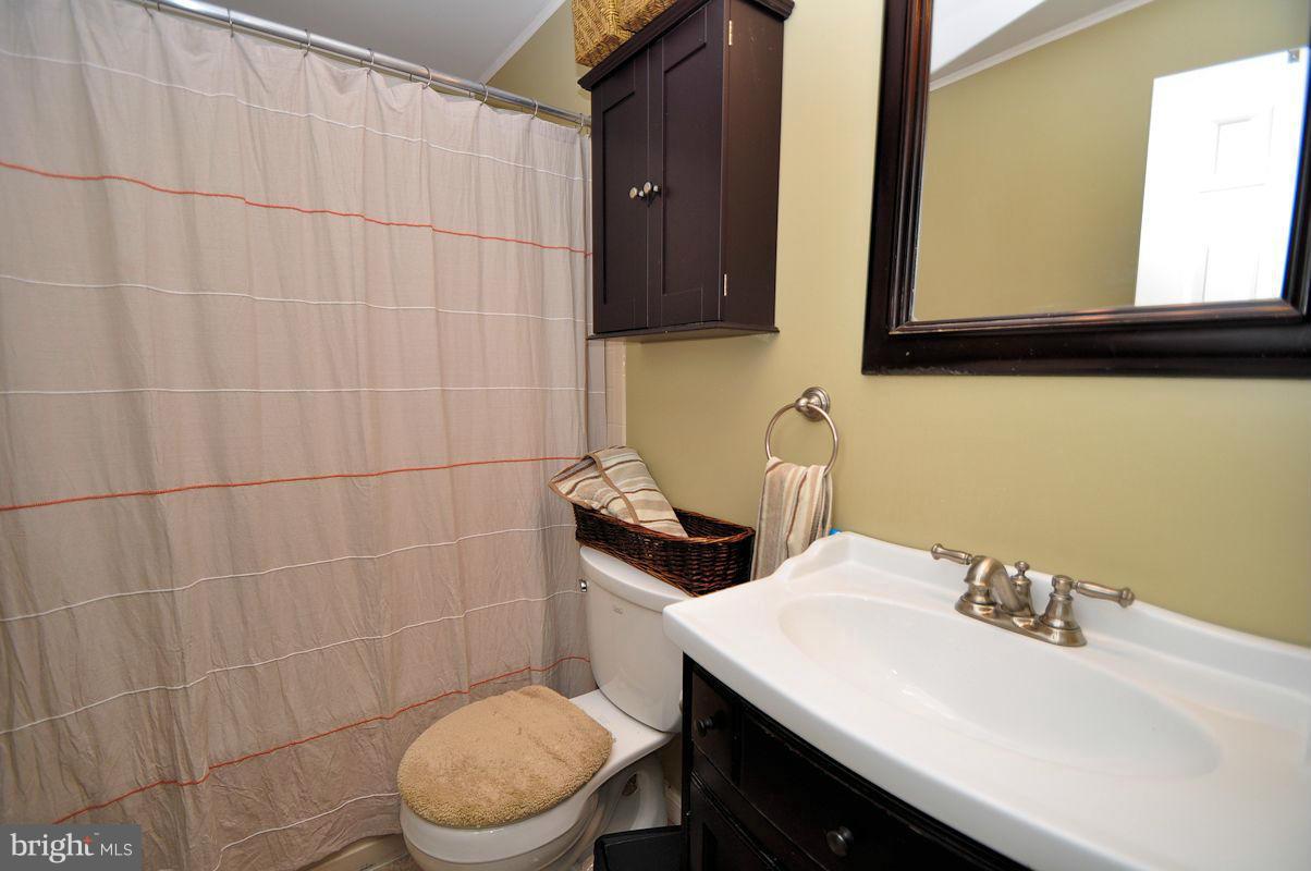 4699 Columbia Road Ellicott City, MD 21042 - Photo 8 of 16 Bath (Master)