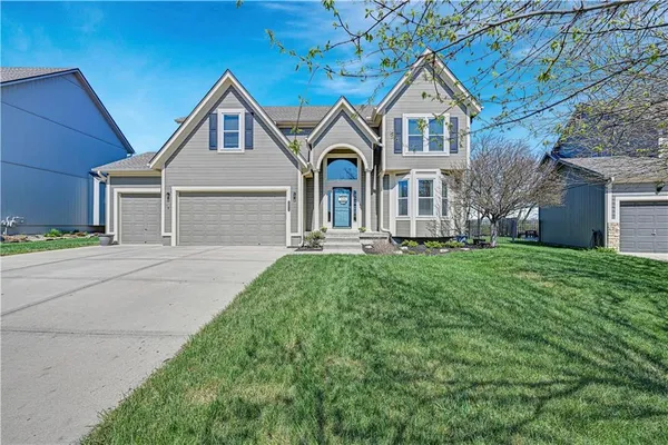 $550,000 | 21814 West 95th Terrace, Lenexa, KS 66220