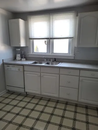 $429,900 | 7710 66th Street, Bedford Park, IL 60501