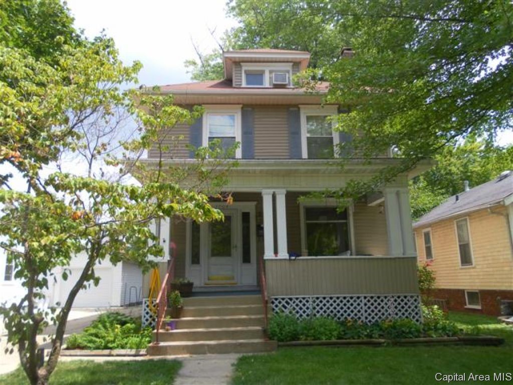 1704 South Pasfield Street Springfield, IL 62704 - Photo 1 of 17