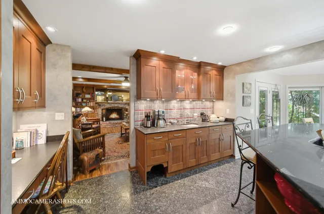 $725,000 | 12 Highgate Court, St. Charles, IL 60174