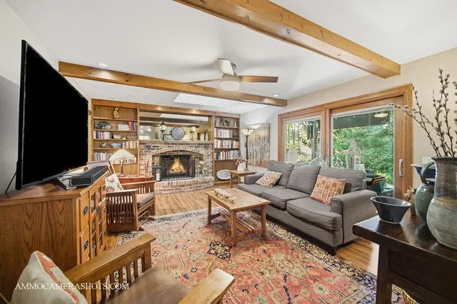 $725,000 | 12 Highgate Court, St. Charles, IL 60174