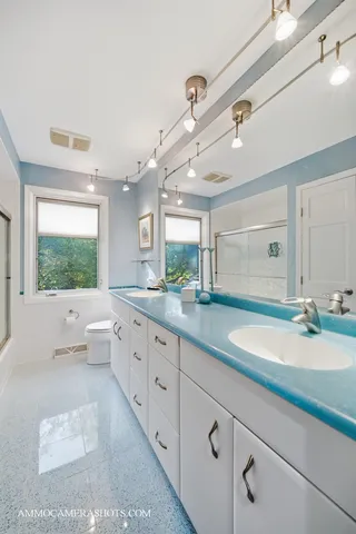 $725,000 | 12 Highgate Court, St. Charles, IL 60174