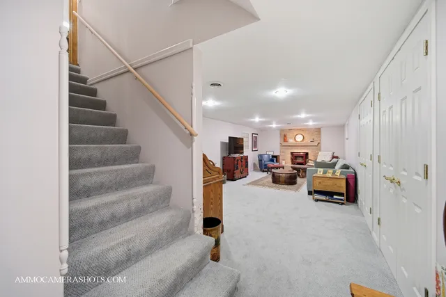 $725,000 | 12 Highgate Court, St. Charles, IL 60174