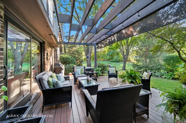 $715,000 | 12 Highgate Court, St. Charles, IL 60174