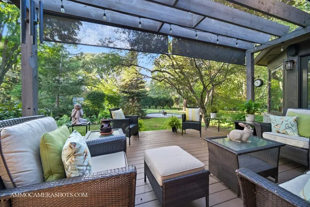 $725,000 | 12 Highgate Court, St. Charles, IL 60174