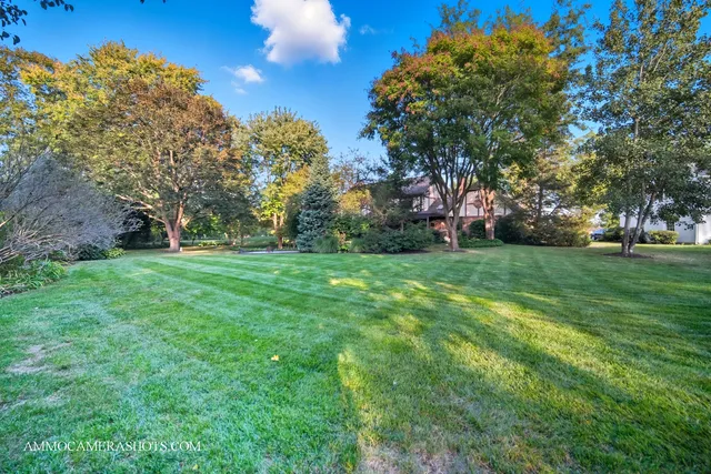 $725,000 | 12 Highgate Court, St. Charles, IL 60174