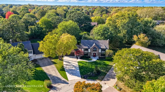 $725,000 | 12 Highgate Court, St. Charles, IL 60174