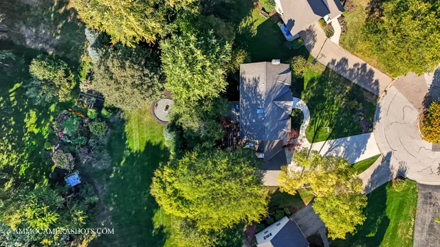 $725,000 | 12 Highgate Court, St. Charles, IL 60174