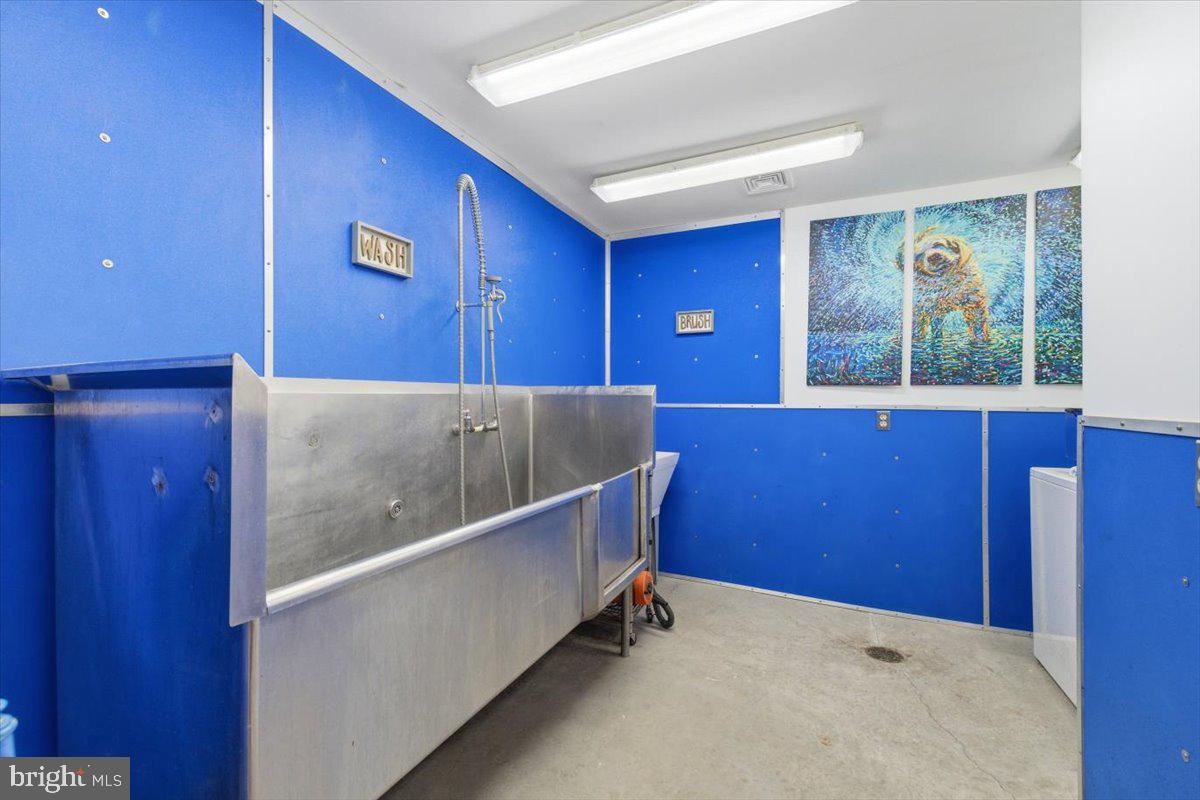 159 Colony Villiage Cresco, PA 18326 - Photo 13 of 105