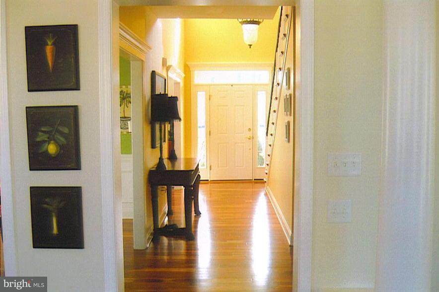 328 Bloomfield Drive Lititz, PA 17543 - Photo 3 of 12 Gallery Image 3