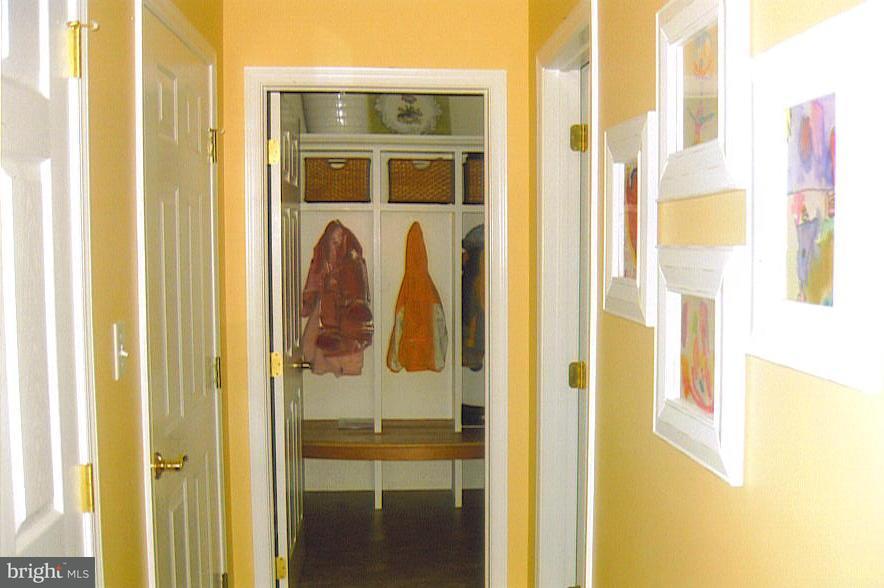 328 Bloomfield Drive Lititz, PA 17543 - Photo 10 of 12 Gallery Image 10