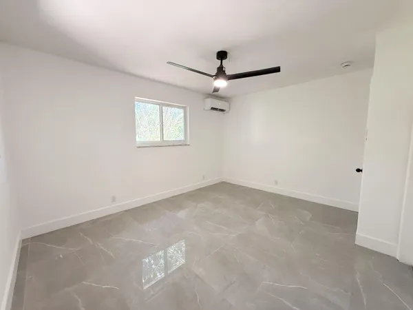 $3,290 | 2823 Polk Street, Hollywood, FL 33020