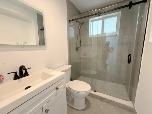 $3,290 | 2823 Polk Street, Hollywood, FL 33020