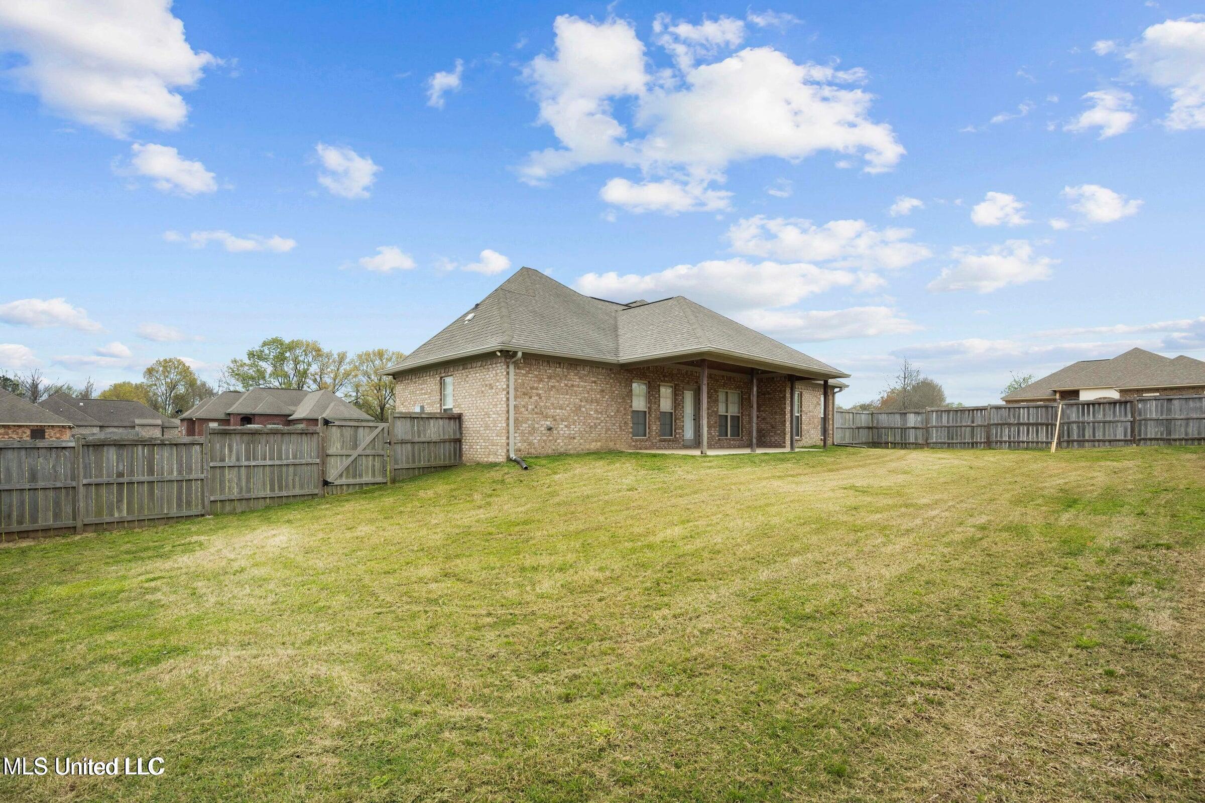 245 Cooper Lane Canton, MS 39046 - Photo 14 of 21 20250330035427014084000000-o
