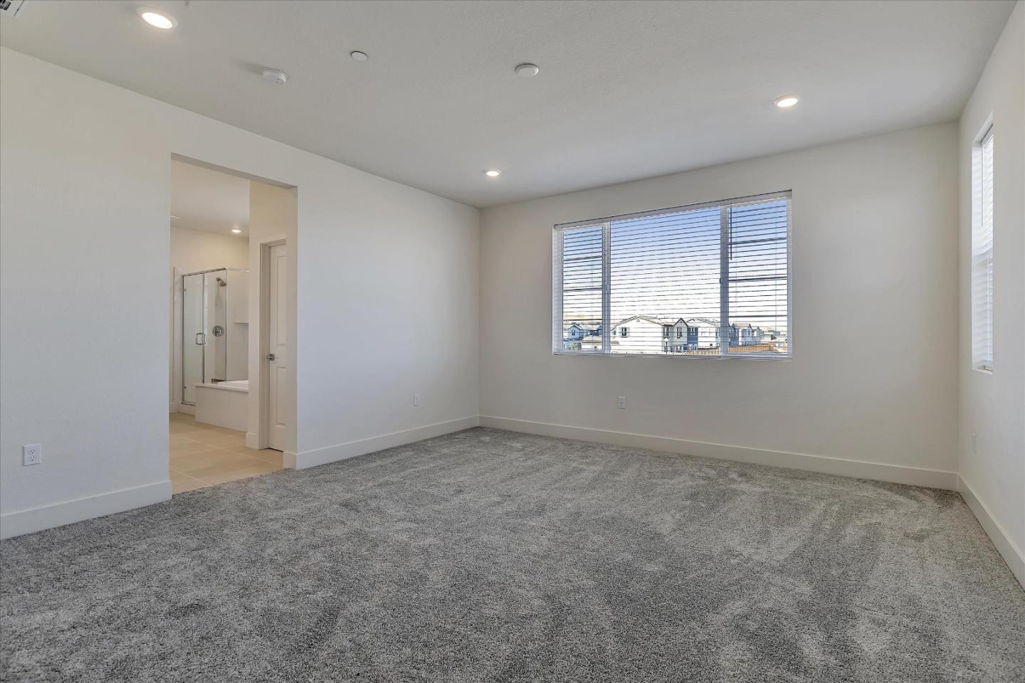 5459 Posner Avenue Tracy, CA 95377 - Photo 16 of 29 an empty room with windows