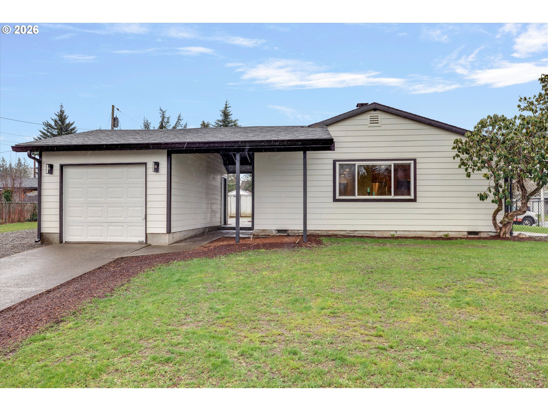 18124 Southeast Stephens Street Portland, OR 97233 - Photo 2 of 23