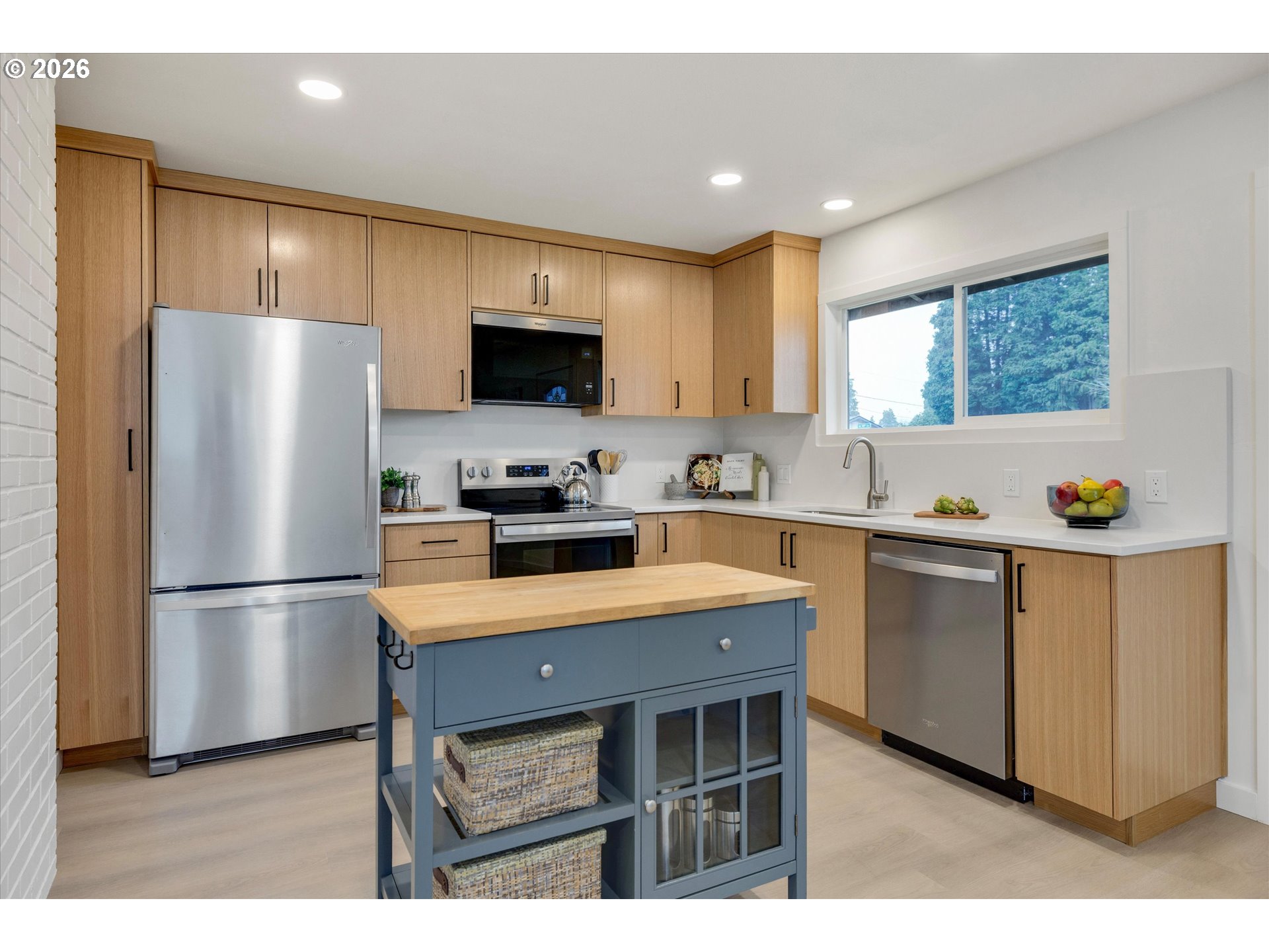 18124 Southeast Stephens Street Portland, OR 97233 - Photo 8 of 23