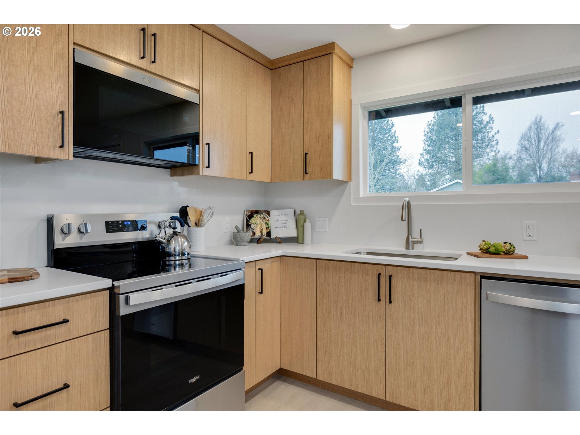 18124 Southeast Stephens Street Portland, OR 97233 - Photo 10 of 23