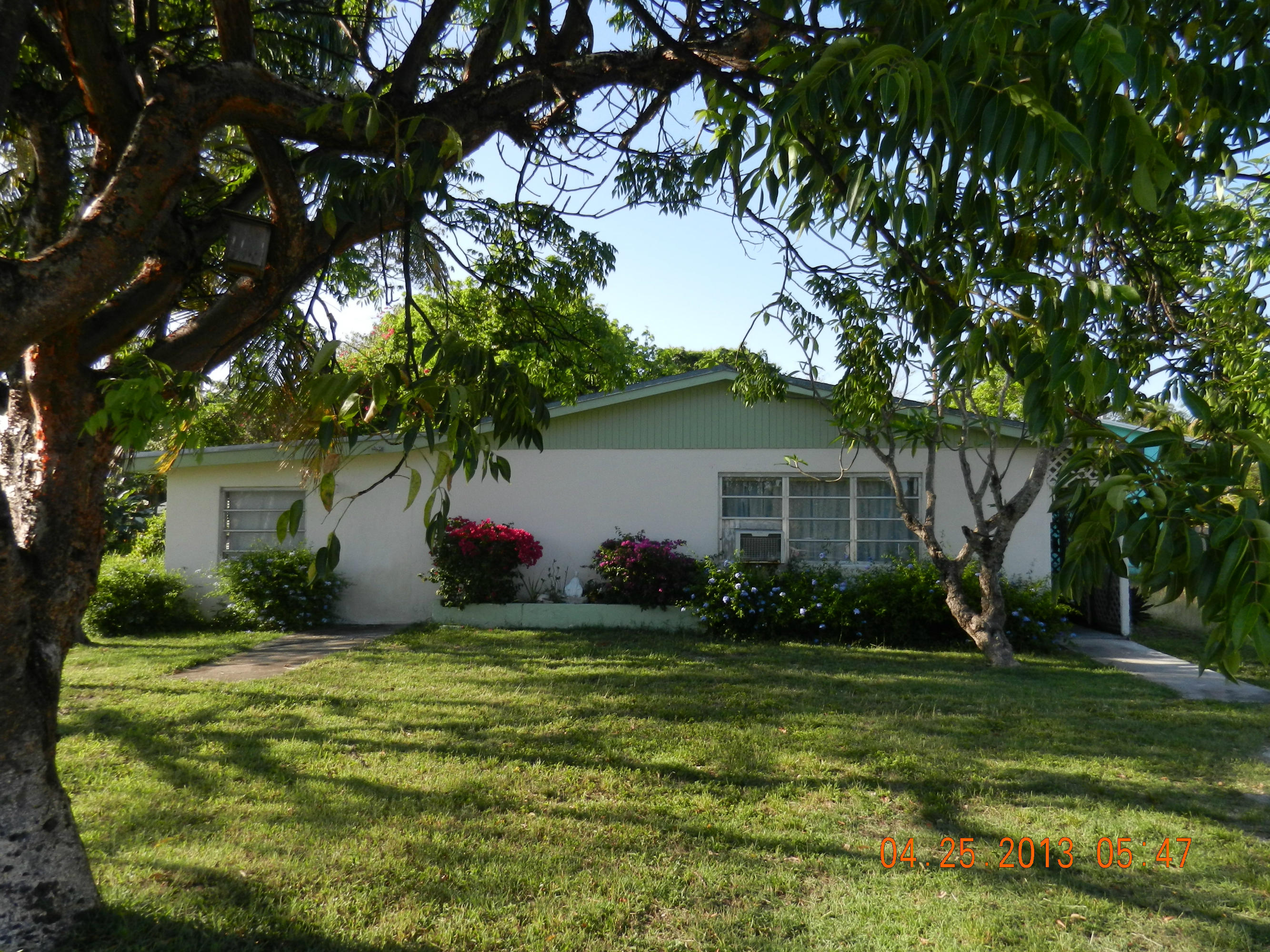16 North End Road Key Largo, FL 33037 - Photo 1 of 13 16 N. End Road Front