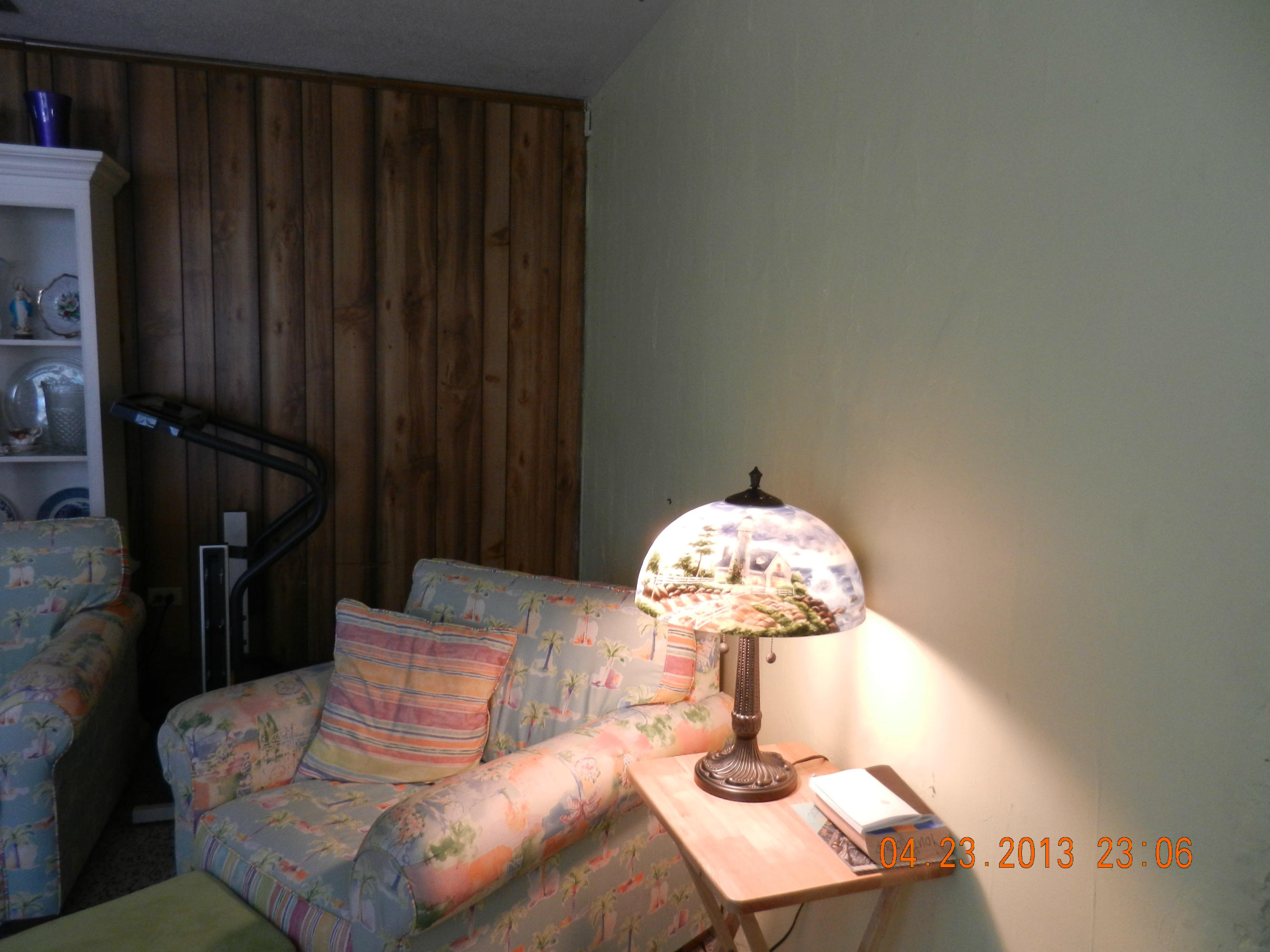 16 North End Road Key Largo, FL 33037 - Photo 5 of 13 Living room extra