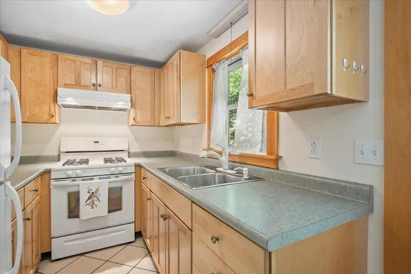 $225,000 | 10 Maslows Square, Unit 10, Blue Hill, ME 04614