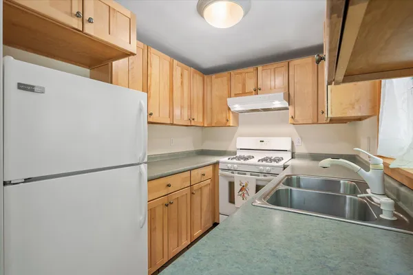 $225,000 | 10 Maslows Square, Unit 10, Blue Hill, ME 04614