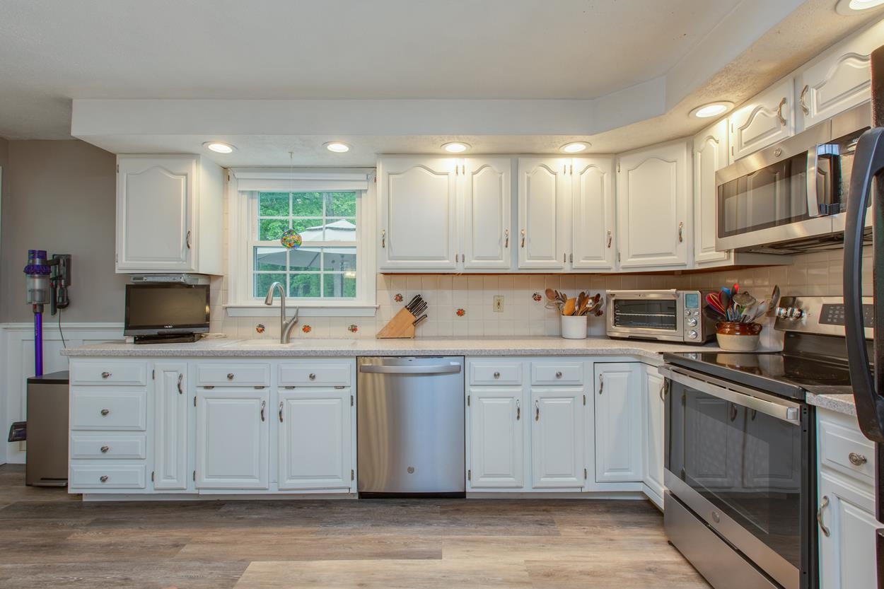 189 Rideout Road Hollis, NH 03049 - Photo 21 of 40