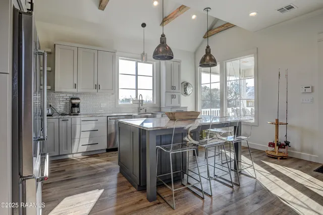 $550,000 | 9405 Wahoo Lane, Abbeville, LA 70510