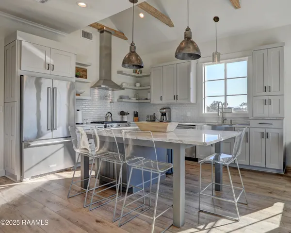 $550,000 | 9405 Wahoo Lane, Abbeville, LA 70510