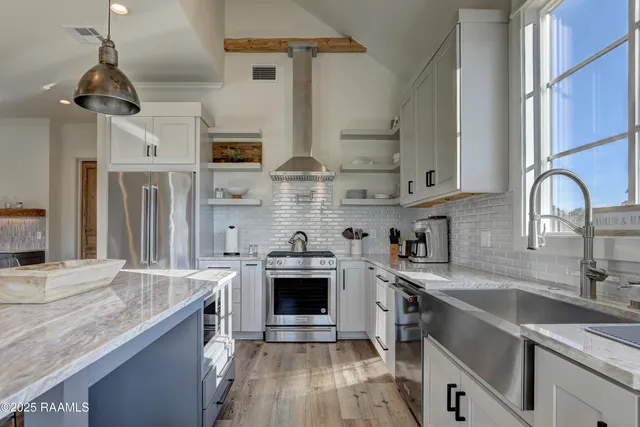 $550,000 | 9405 Wahoo Lane, Abbeville, LA 70510