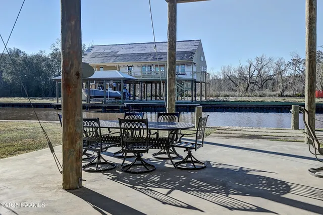 $550,000 | 9405 Wahoo Lane, Abbeville, LA 70510