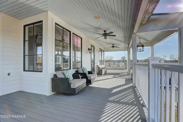 $550,000 | 9405 Wahoo Lane, Abbeville, LA 70510