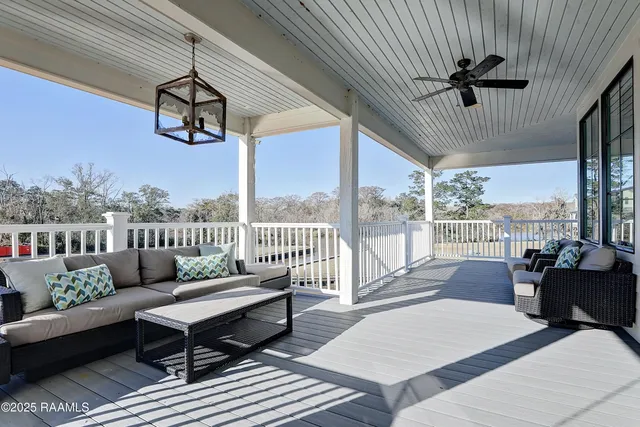 $550,000 | 9405 Wahoo Lane, Abbeville, LA 70510