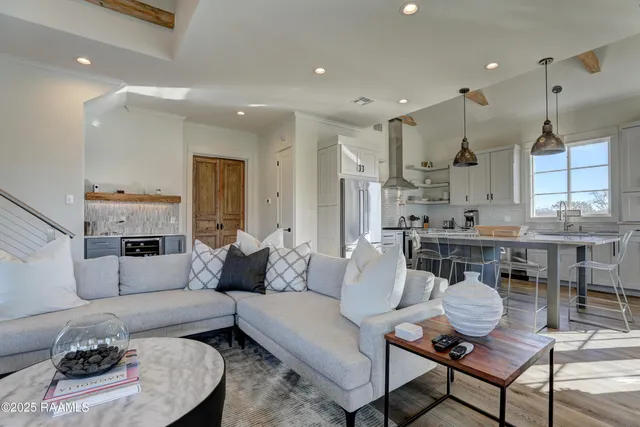 $550,000 | 9405 Wahoo Lane, Abbeville, LA 70510