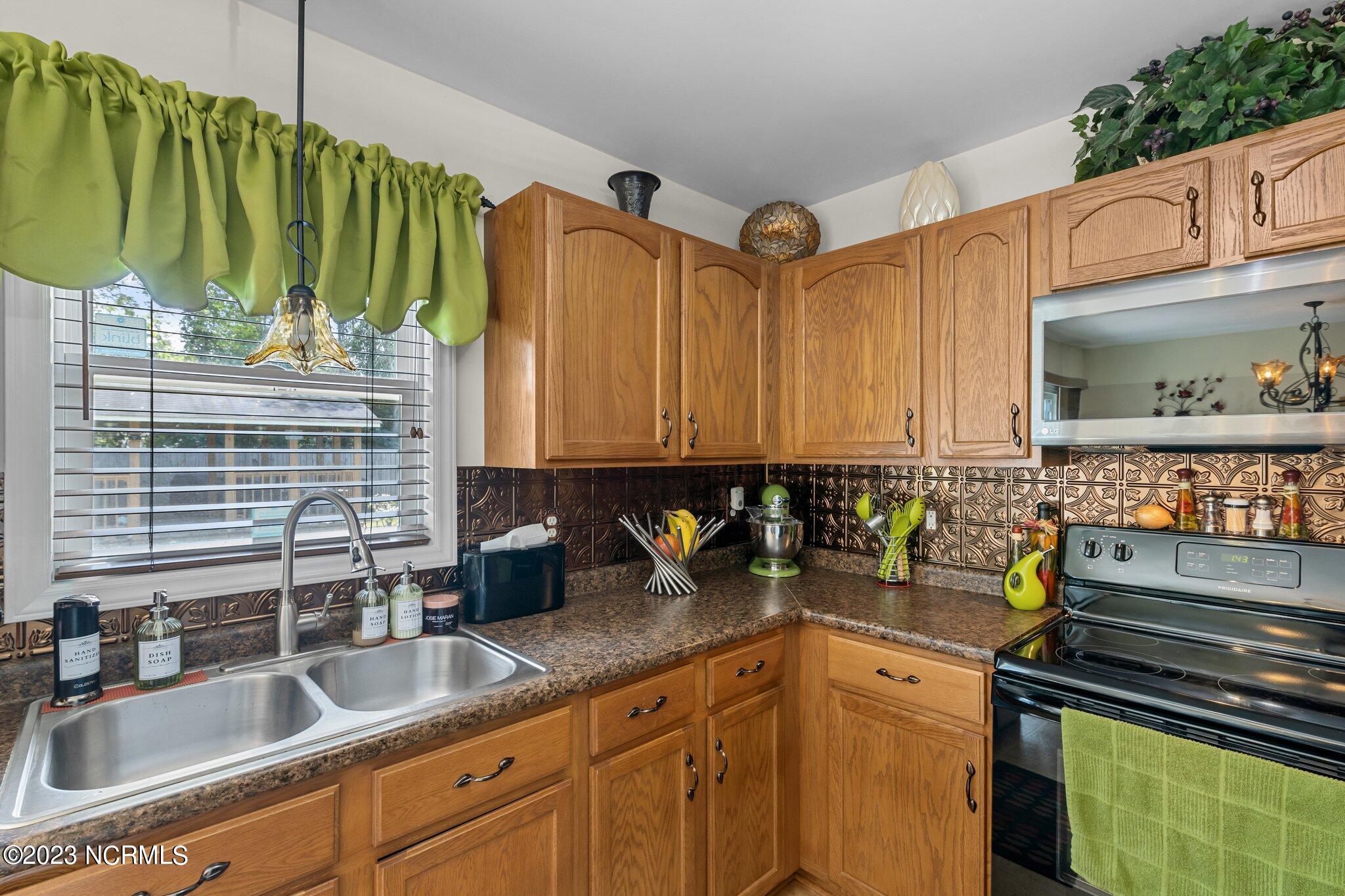 435 Rocky Run Road New Bern, NC 28562 - Photo 13 of 39 20-web-or-mls-2I3A0027-1