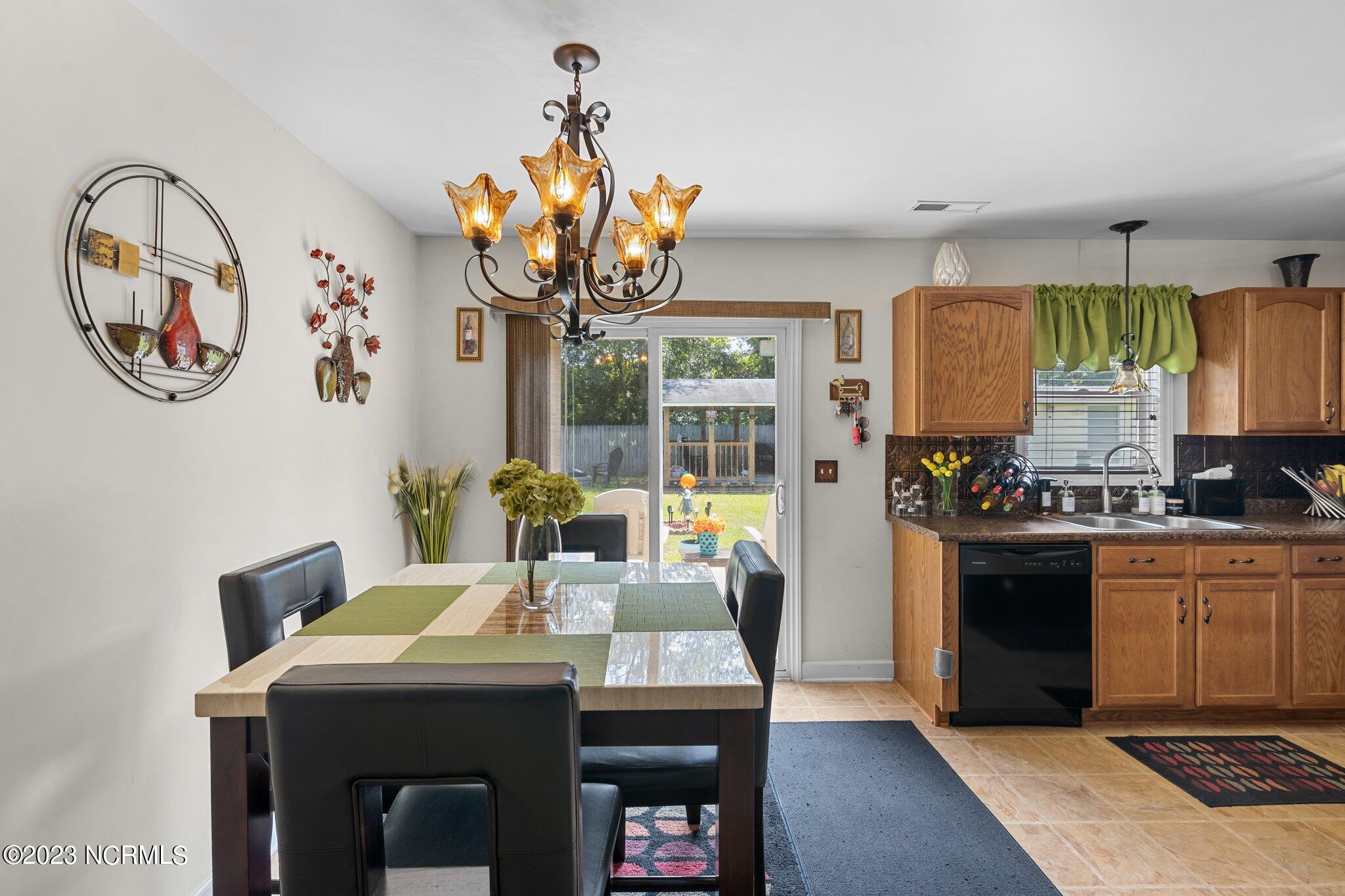 435 Rocky Run Road New Bern, NC 28562 - Photo 8 of 39 15-web-or-mls-2I3A0015-1