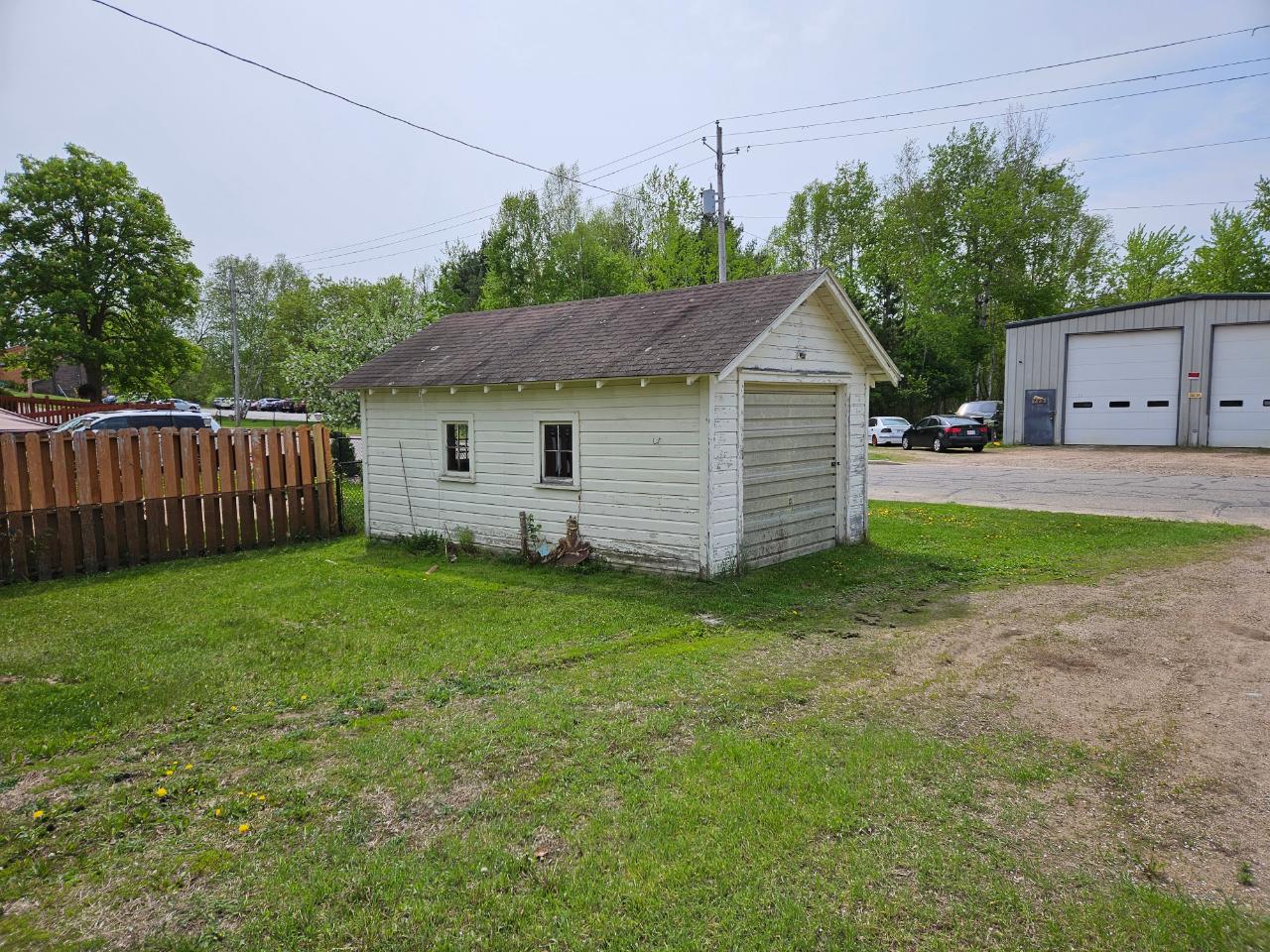 925 Bruner Street Rhinelander, WI 54501 - Photo 3 of 27 Gallery Image 3