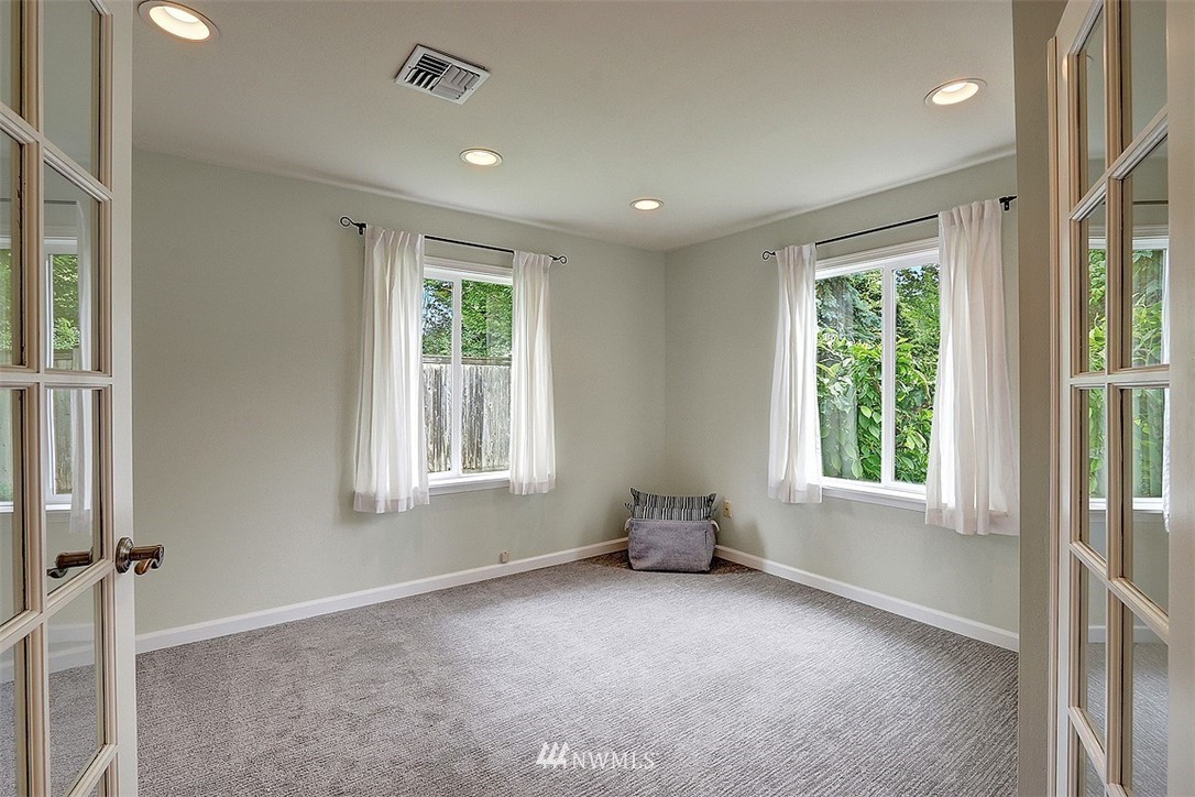 6916 176th Street Southwest Edmonds, WA 98026 - Photo 13 of 18 Gallery Image 13