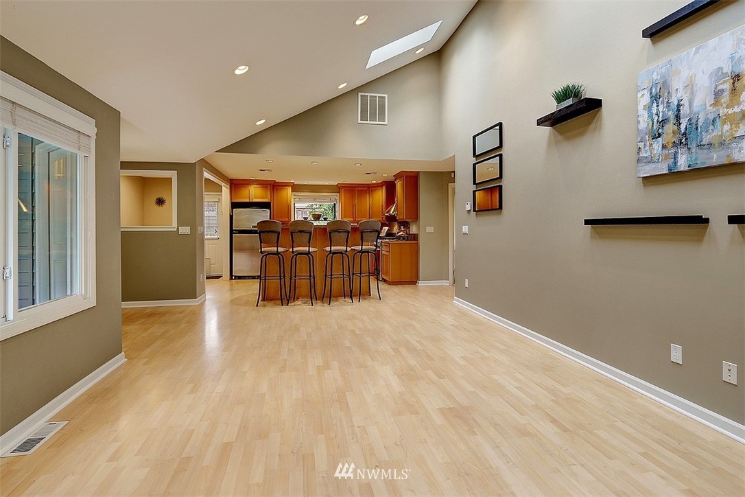 6916 176th Street Southwest Edmonds, WA 98026 - Photo 8 of 18 Gallery Image 8