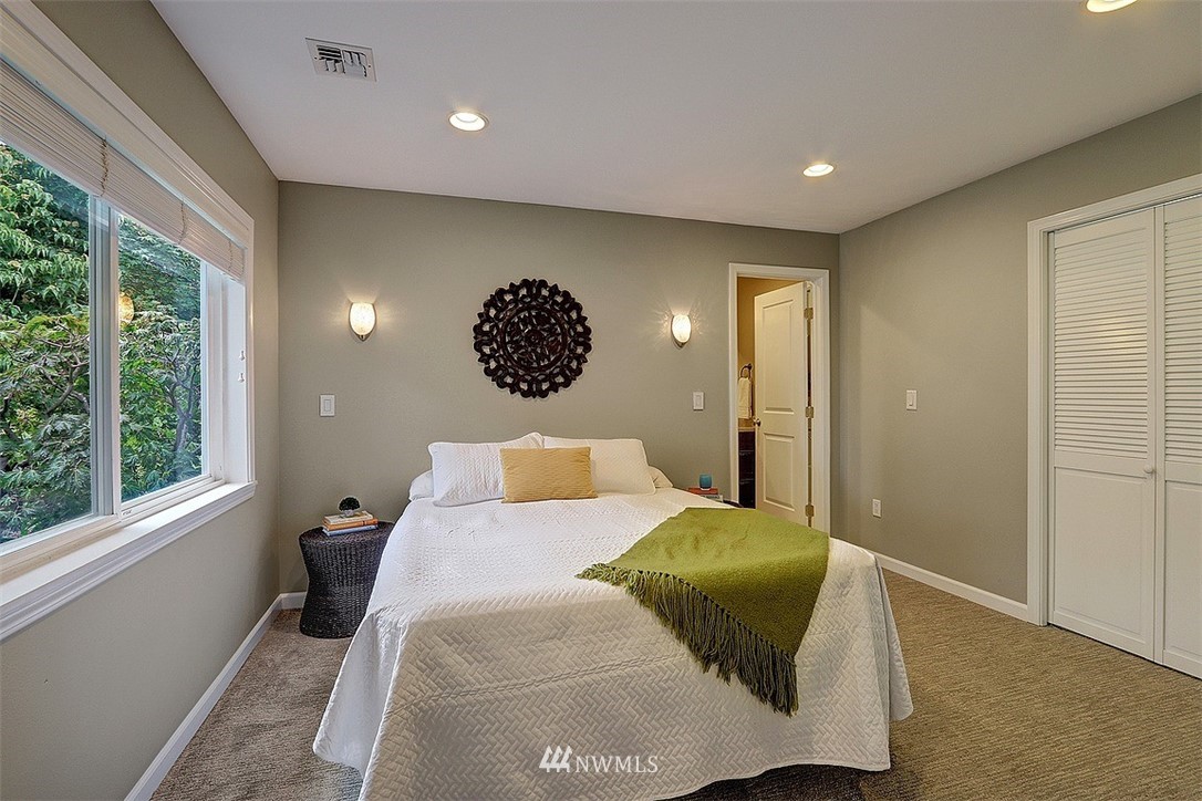 6916 176th Street Southwest Edmonds, WA 98026 - Photo 9 of 18 Gallery Image 9