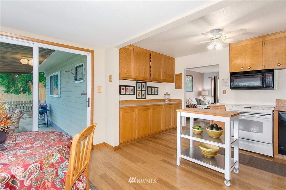 2601 Northeast 6th Place Renton, WA 98056 - Photo 3 of 13