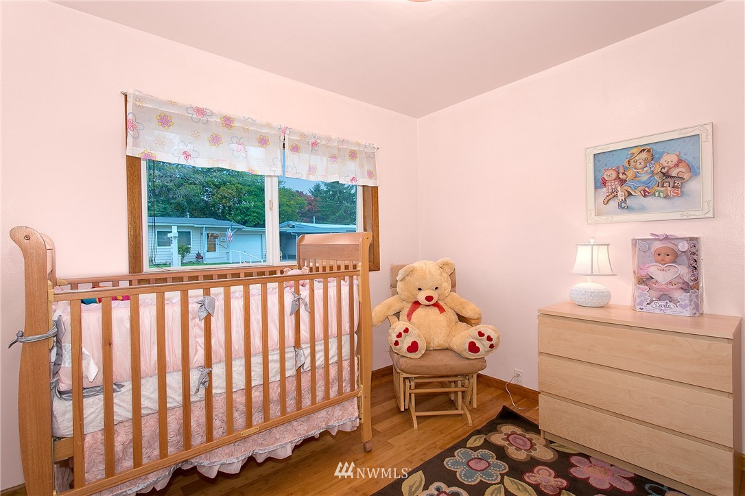 2601 Northeast 6th Place Renton, WA 98056 - Photo 8 of 13