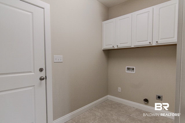 208 Divot Loop Fairhope, AL 36532 - Photo 14 of 32 Utility/Laundry Room
