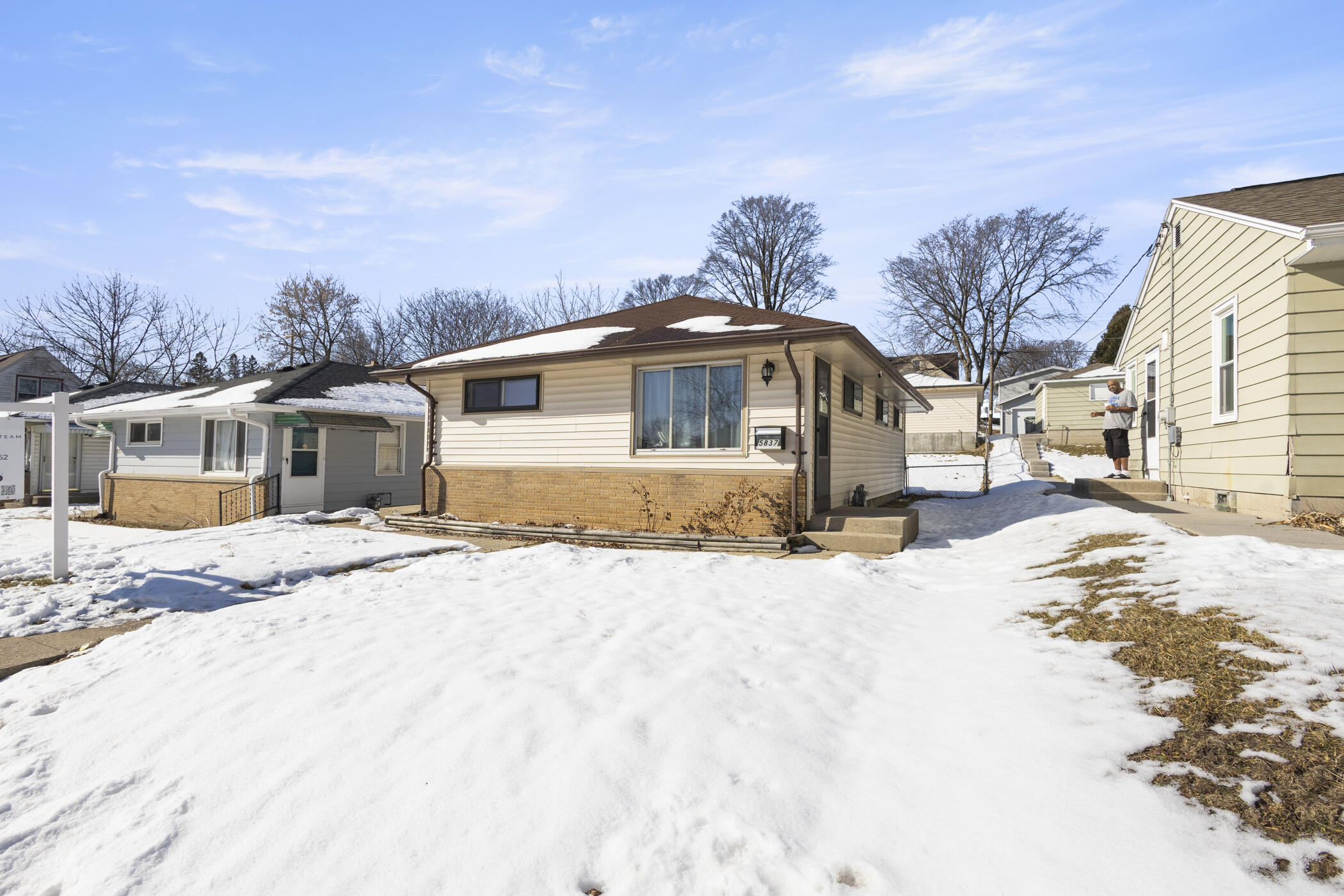 5837 North 71st Street Milwaukee, WI 53218 - Photo 2 of 22 img_0351