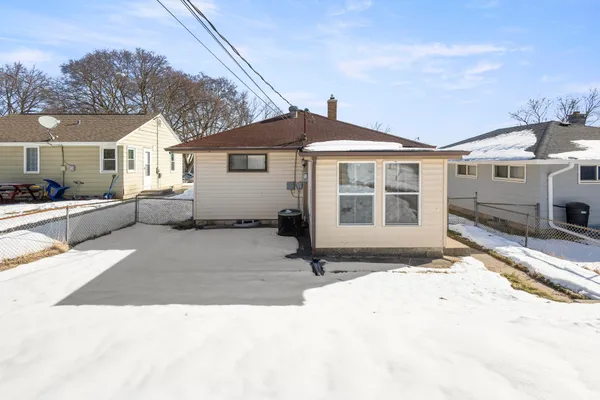 $200,000 | 5837 North 71st Street, Milwaukee, WI 53218